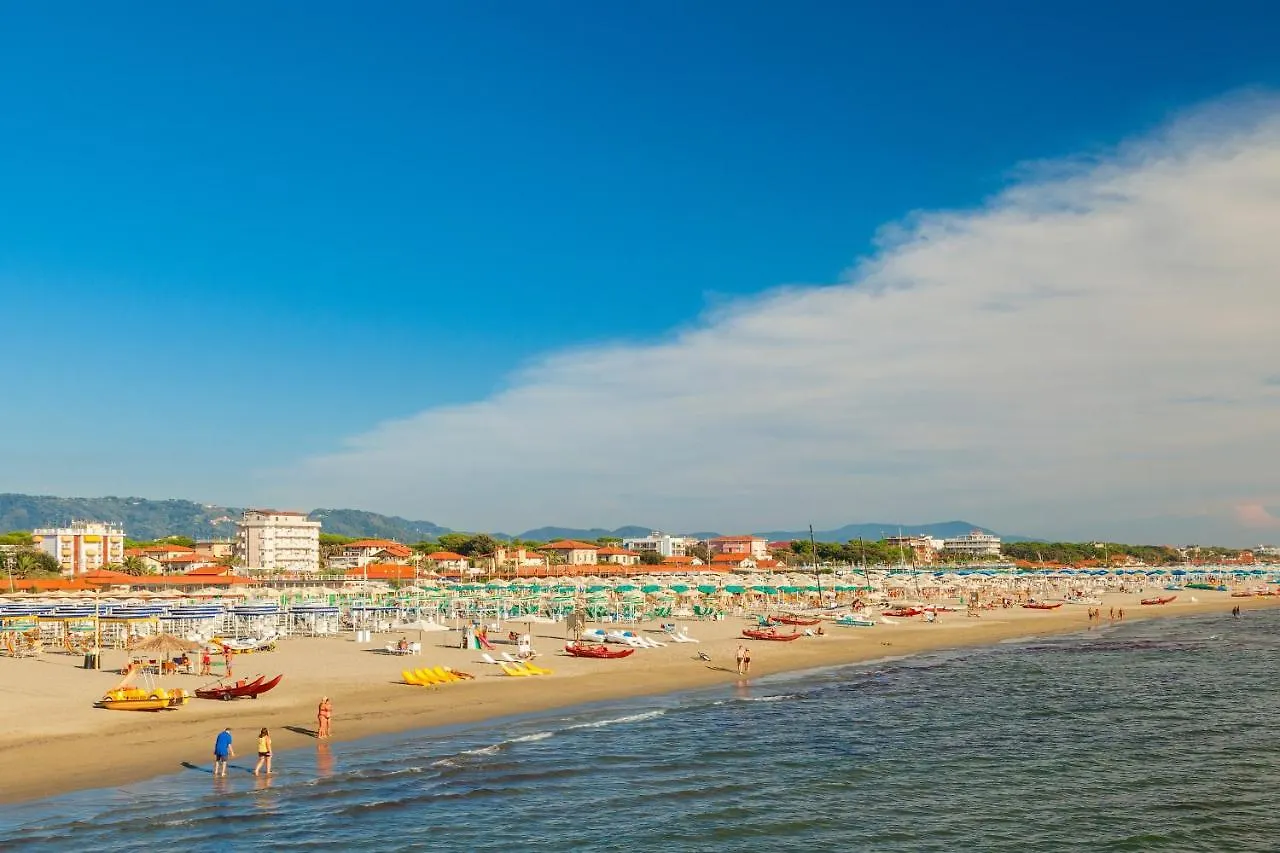 Loft Parallela Lungomare Posto Auto Viareggio Apartmán